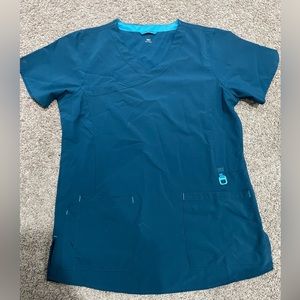 Carhartt women’s scrub top